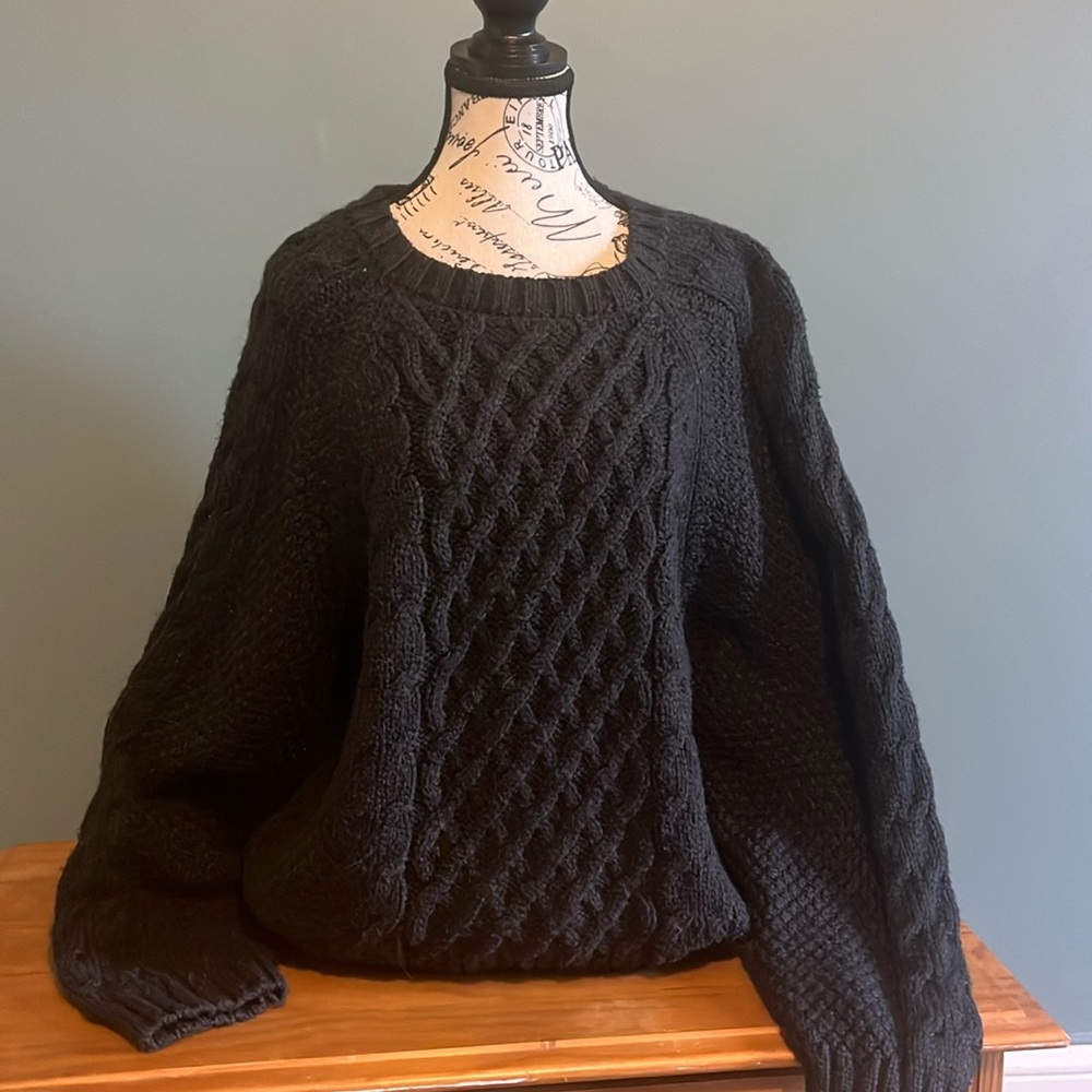 American Eagle sweater